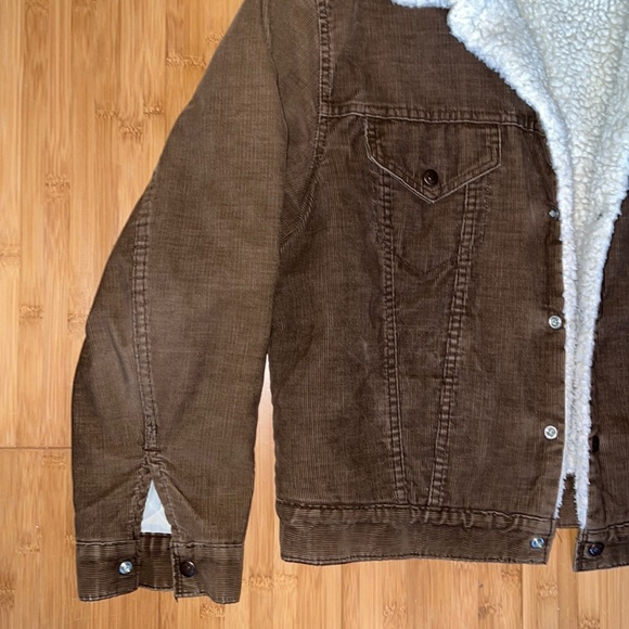 SOLD Levi’s Vintage Corduroy Sherpa Jacket - Picture 3 of 14